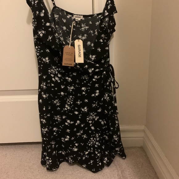 brand new black floral wrap romper - Picture 1 of 2
